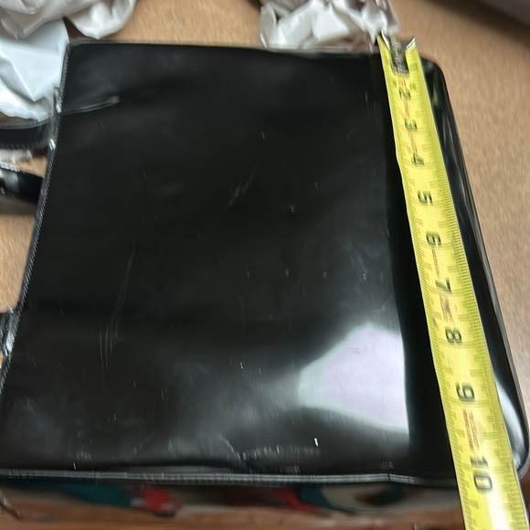 Chanel Shoulder Bag - Picture 14 of 16